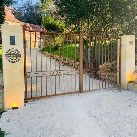 L'écrin Des Symes Lodge Simeyrols