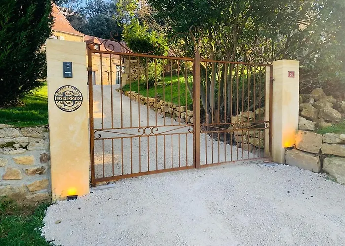 L'écrin Des Symes Lodge Simeyrols